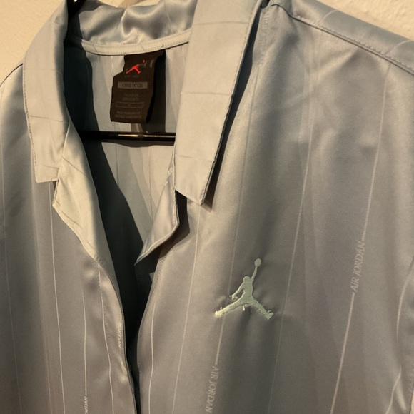 Nike Air Jordan Sky Blue Satin Button-Up Shirt – Men’s L Loose Fit Cuban Collar - Picture 6 of 15